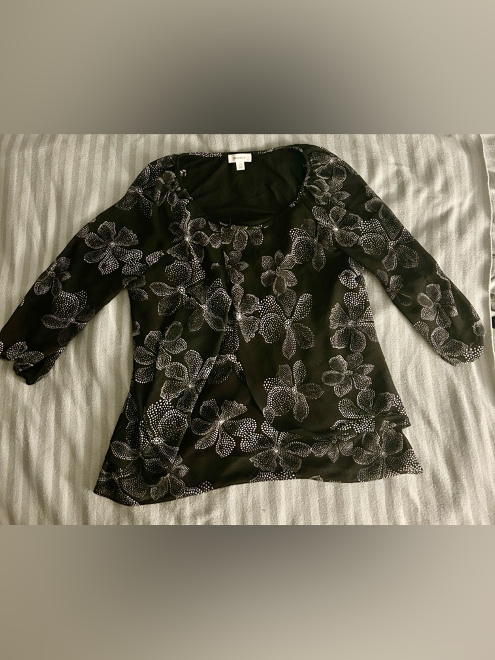 Tamara H blouse, newer, balloon sleeves, black and silver dotted flowers.